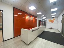 市中心出租云蝠这套适合做教育精装修带隔断面积512平