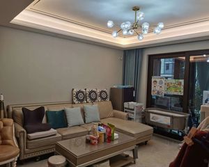 上湖城章一期4室2厅2卫南朝向428.0万元/套出售