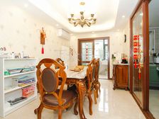 南北通透天通中苑5室2厅精装修