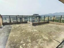 江湾纯墅区!!!板式结构 、南北通透 、带私家大露台70平