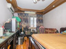 户型方正 电梯两房 小区环境优美