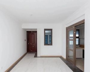 碧桂园中堂,精装横厅未入住三房,房东诚意出售