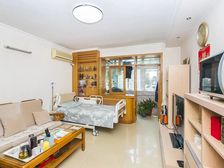 东城区 台基厂中间楼层,全明格局 南北通透 小区环境好