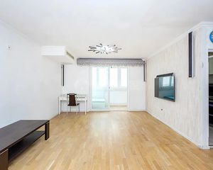 东北四环外,颐堤港东侧,将府家园板,高楼层采光好,视野开阔