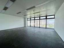 横琴口岸附近 保利国际广场甲级写字楼,配套齐全,可以注册公司