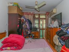 钻石楼层+户型方正+业主诚售+双轨交汇+花园位置