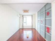 带产权车位,顶楼复式,视野开阔无遮挡。