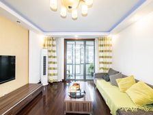 总价可大刀,湖景位置4楼,一梯两户,精装修南北通透,看房方便