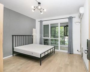 古城2017年房龄 中海金玺公馆4居 下跃负一层面积70㎡