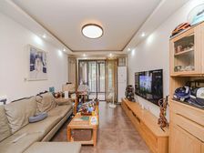 2010年次新房 万科物业 一楼带大花园