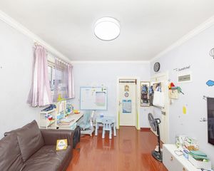 新上大一房,价可谈,全明户型 高区采光视野好,