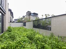 新出西太湖太湖院子 别墅纯毛坯 大院子 急卖 随时看房