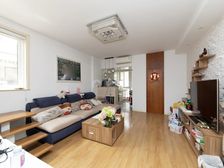 东苑绿世界花园,带阁楼,位置安静,满五年为一,房东诚心卖,急