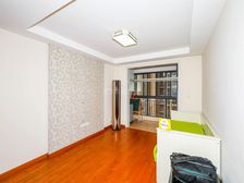 南北通两房二手买进 仅需契税随时看房 近白银路轻轨站公园旁