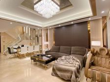 联排别墅前后双花园 500万硬装 中央空调 地暖双车位!