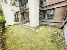 出门上朝小 、次新品质洋房 、带前后花园 、一桥之隔礼嘉天街