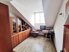 万嘉颐园三村 4房 756000.0 满五,采光充足