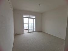 秀山文苑 3房 460000.0 南北通透,三证齐全,采光充足