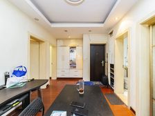 我有内部价+格,专人委托,近地+铁带车位,可加装电梯,价可谈