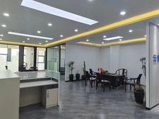 广卫地铁站双城际丨精装写字楼带办公家具出租丨258平三个隔间