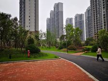 急售 只卖55W 三房靠近江边公园 读育新 来电咨询