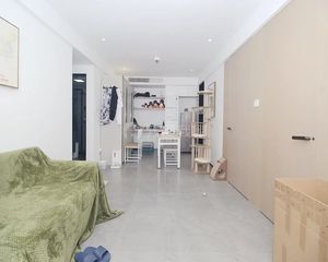 嘉绿景苑新出电梯房 精装修 两房朝南 户型好诚心卖