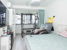 精装修拎包入住!全天采光。居高临下隐私强,非常安静。看中可