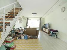 总监推荐:果园地铁 复式 使用面积巨大 拎包入住 新华联家园