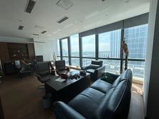 出租 可观看湖景房的办公室 联合金融 地铁口 200平以上