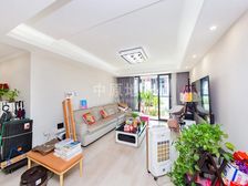 自住率很高南北通透,电梯房,近商圈,诚意出售,居家装修
