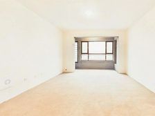 河东万达广场 现房两梯两户、竹园7层、大三室毛坯450万