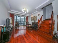 四房两卫顶楼复式,小区花园位置,南北通透,带30平空中楼台