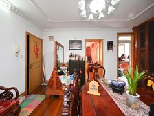 仙霞路中环边!西郊别墅区!西郊百联旁!一梯两户2楼!随时看!