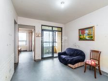 主卧朝南,小区中心位置,采光充足,得房率高