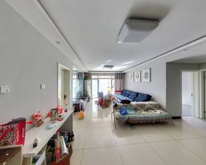 南北通透 那尔水晶城 4室2厅