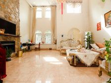 社区店,威尼斯新出挑空客厅6.5米,精装修,拎包入住,采光好