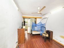新挂牌低楼层,出行方便,采光很好,看房方便