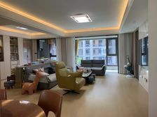 江上花园。四开间朝南、一梯一户。洋房、