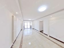 东南向、次顶层大三居、落地阳台、视野辽阔,此户型小区仅2套