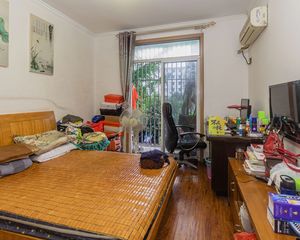 新上/南区新的一批/房子不错/全明方正户型