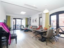 四面无遮挡,四面采光。电梯私家入户。业之峰品牌精装修。上城郡