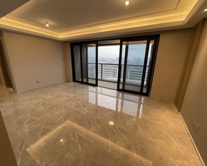 绿城品质次新房子采光好,视野开阔户型方正,得房高