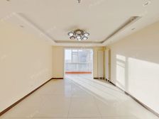 商品房 三居两卫 两梯五户 可谈 落地窗 高楼层 视野好