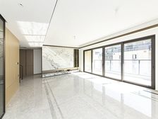 春秋金茂府 叠墅 上叠全新精装修未住带院子 随时看房