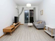 远香湖旁风荷丽景 靠宝龙南北通两房 着急出手 可谈