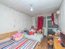 新笋盘,大院子纯毛坯,采光嘎嘎棒,小区进门第三排,无违章搭建