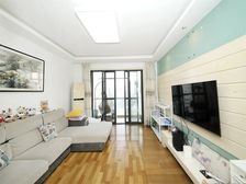 湖畔天城3室2厅,小区正中间位置,宽阔大阳台,高楼层,视野好