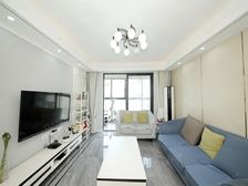 湖东多层1-7层精装修湖畔天城124.98平难找房子