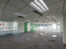 公园前西门口 201方出租 有装修采光好 多面积可选