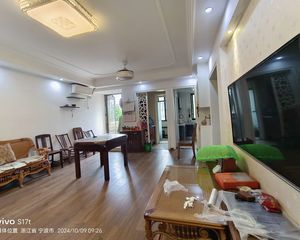 世嘉和苑2室2厅1卫南朝向158.0万元/套出售